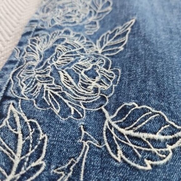 Lane Bryant Jeans 22 Girlfriend Crop Midrise Flex Magic Blue Stretch Denim NWT - Picture 9 of 16